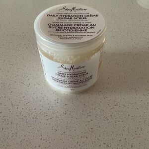 Shea Moisture Daily Hydration Creme Sugar Scrub